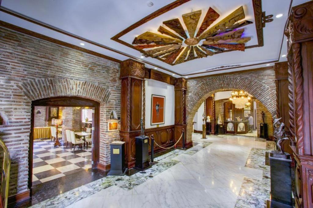 Hotel Luna Виган Экстерьер фото
